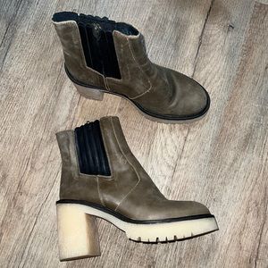 Free People James Chelsea Boots hunter green size 38/7.5